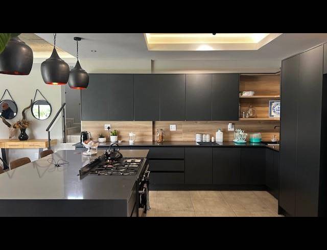 4 BEDROOM PROPERTY TO RENT IN MIDSTREAM RIDGE